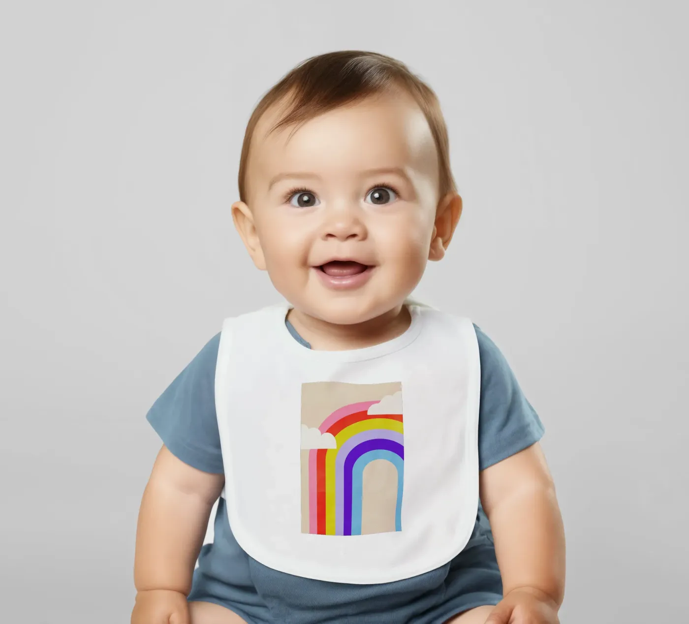Rainbow and Clouds bavaglino da Little Flourishes