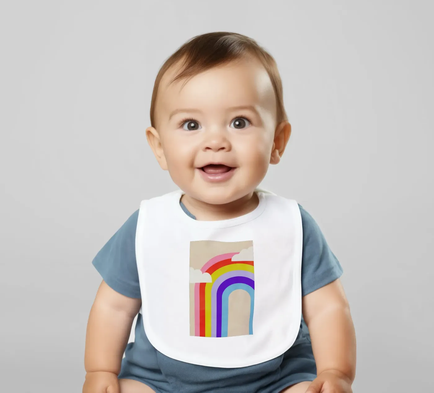 Rainbow and Clouds bavaglino da Little Flourishes
