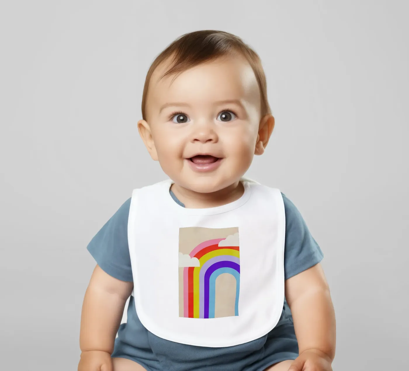 Rainbow and Clouds Babylätzchen von Little Flourishes