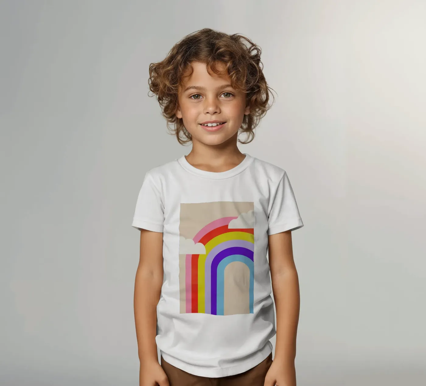 Rainbow and Clouds t-shirt bambini da Little Flourishes