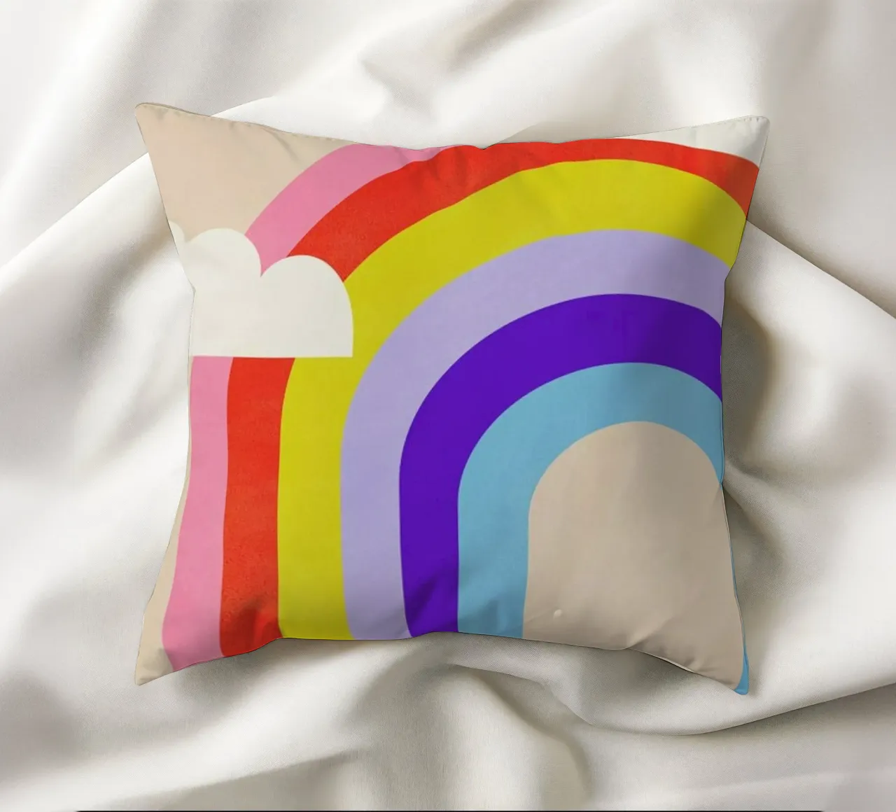 Rainbow and Clouds cuscino da Little Flourishes