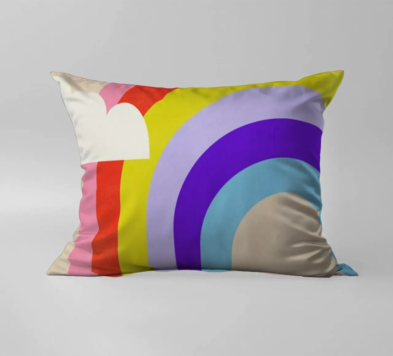 Rainbow and Clouds cuscino da Little Flourishes