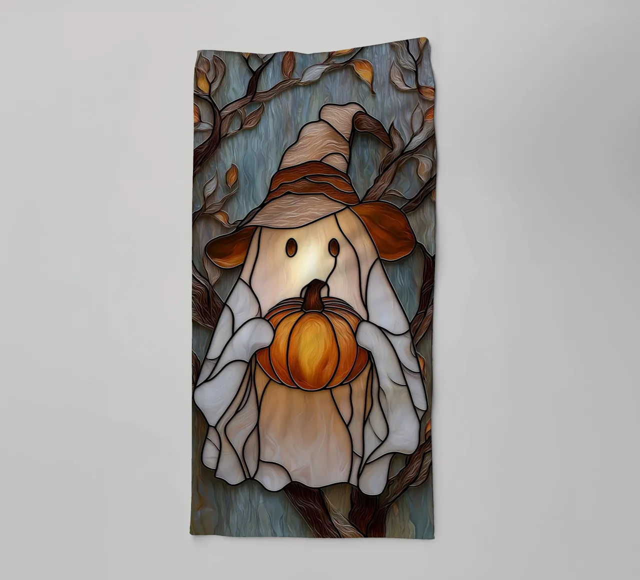 Fantasma di Halloween con lanterna di zucca asciugamano da bagno da Fleur de Lys