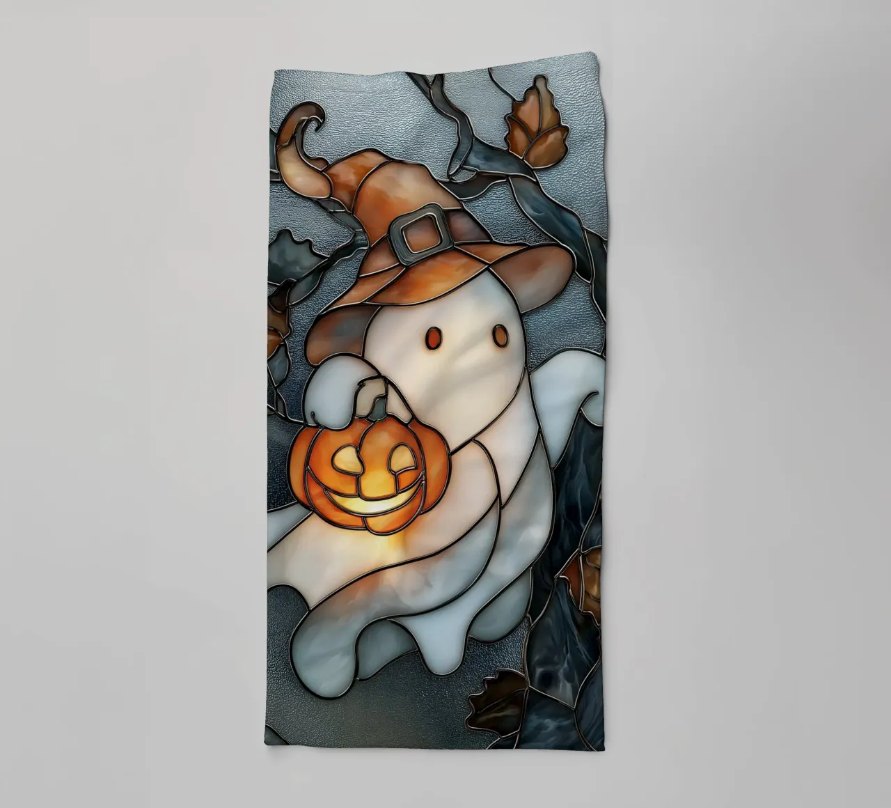 Fantasma di Halloween con lanterna di zucca asciugamano da bagno da Fleur de Lys