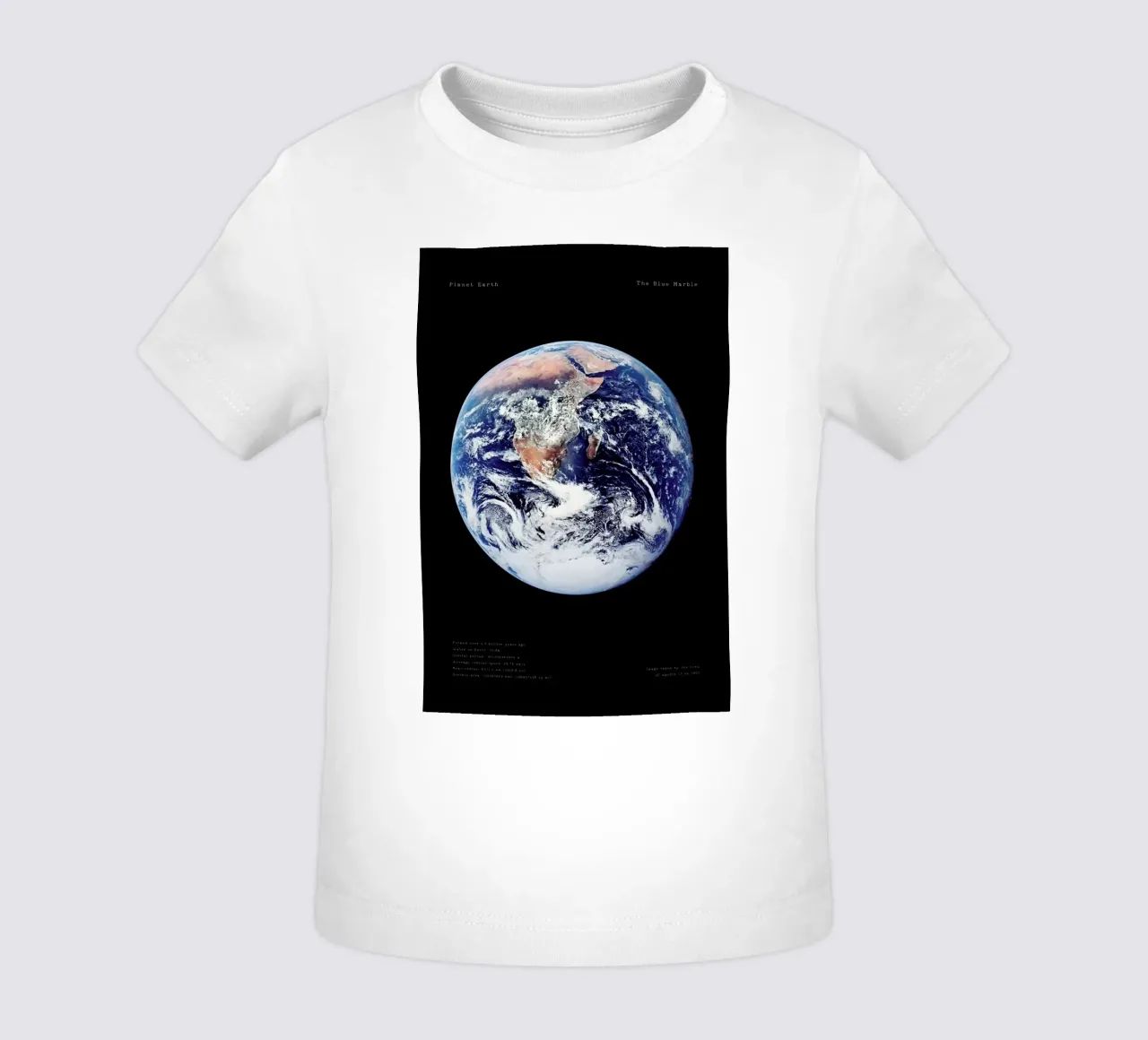 View of Earth from Apollo 17 camiseta de bebé de Vintage by JUNIQE