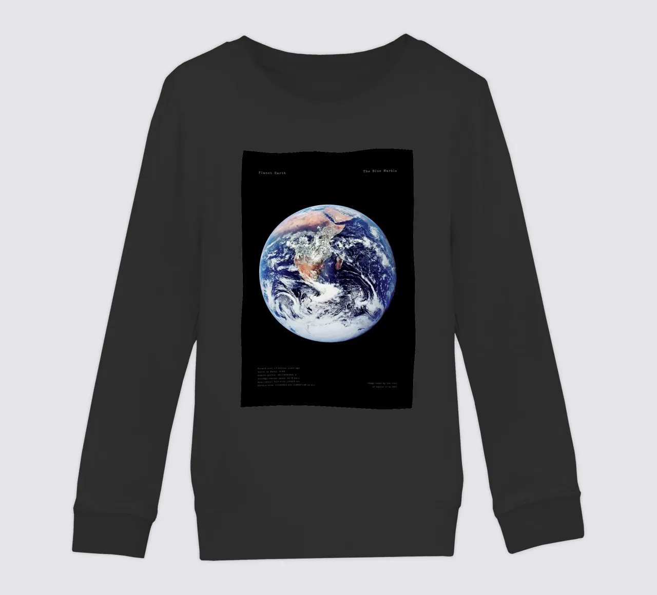 View of Earth from Apollo 17 felpa bambino da Vintage by JUNIQE