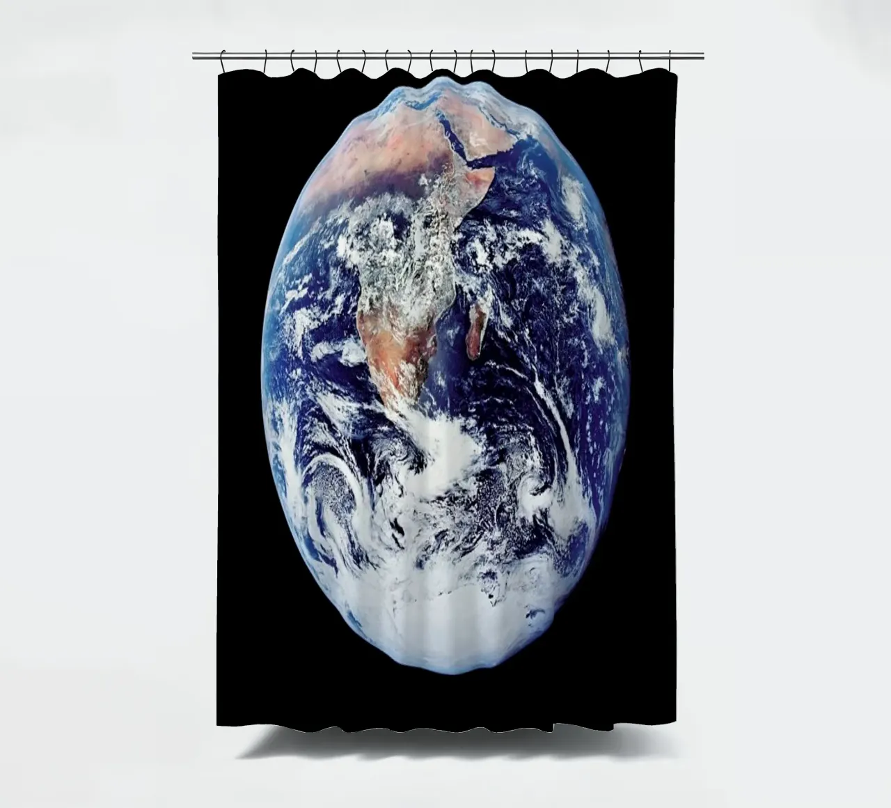 View of Earth from Apollo 17 tenda da doccia da Vintage by JUNIQE