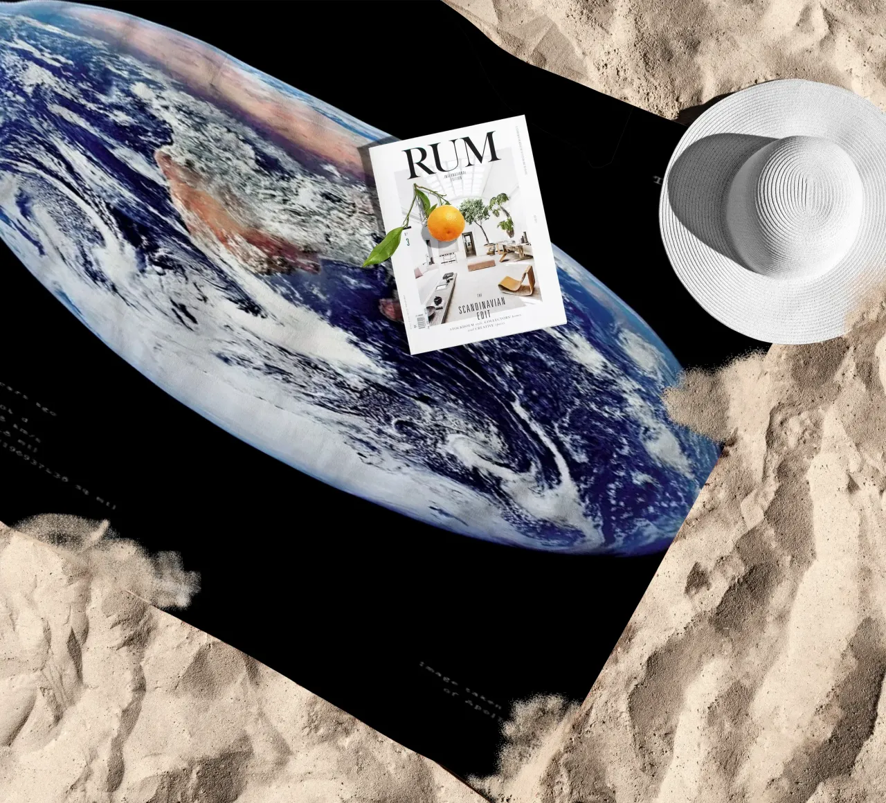 View of Earth from Apollo 17 telo mare da Vintage by JUNIQE