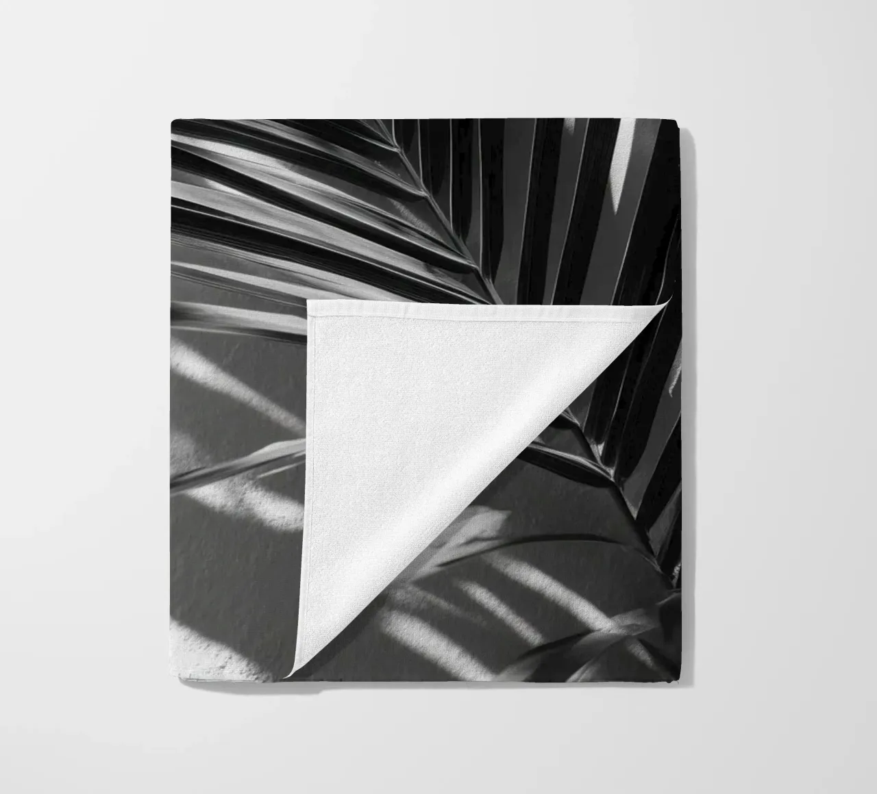 Soft Shadows – Monochrome Tropical Poster telo mare da Vela Luna