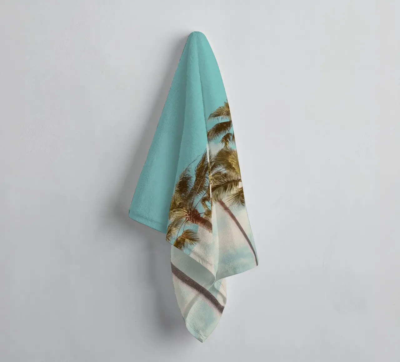 California Dream – Retro Palm Tree Print asciugamano da bagno da Vela Luna
