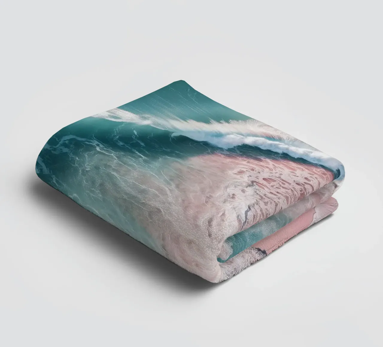 Blush Shoreline – Dreamy Coastal Aerial Print asciugamano da bagno da Vela Luna