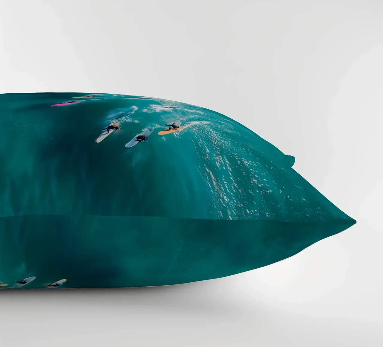 Chasing the Break – Aerial Surf Photography Print cuscino da Vela Luna
