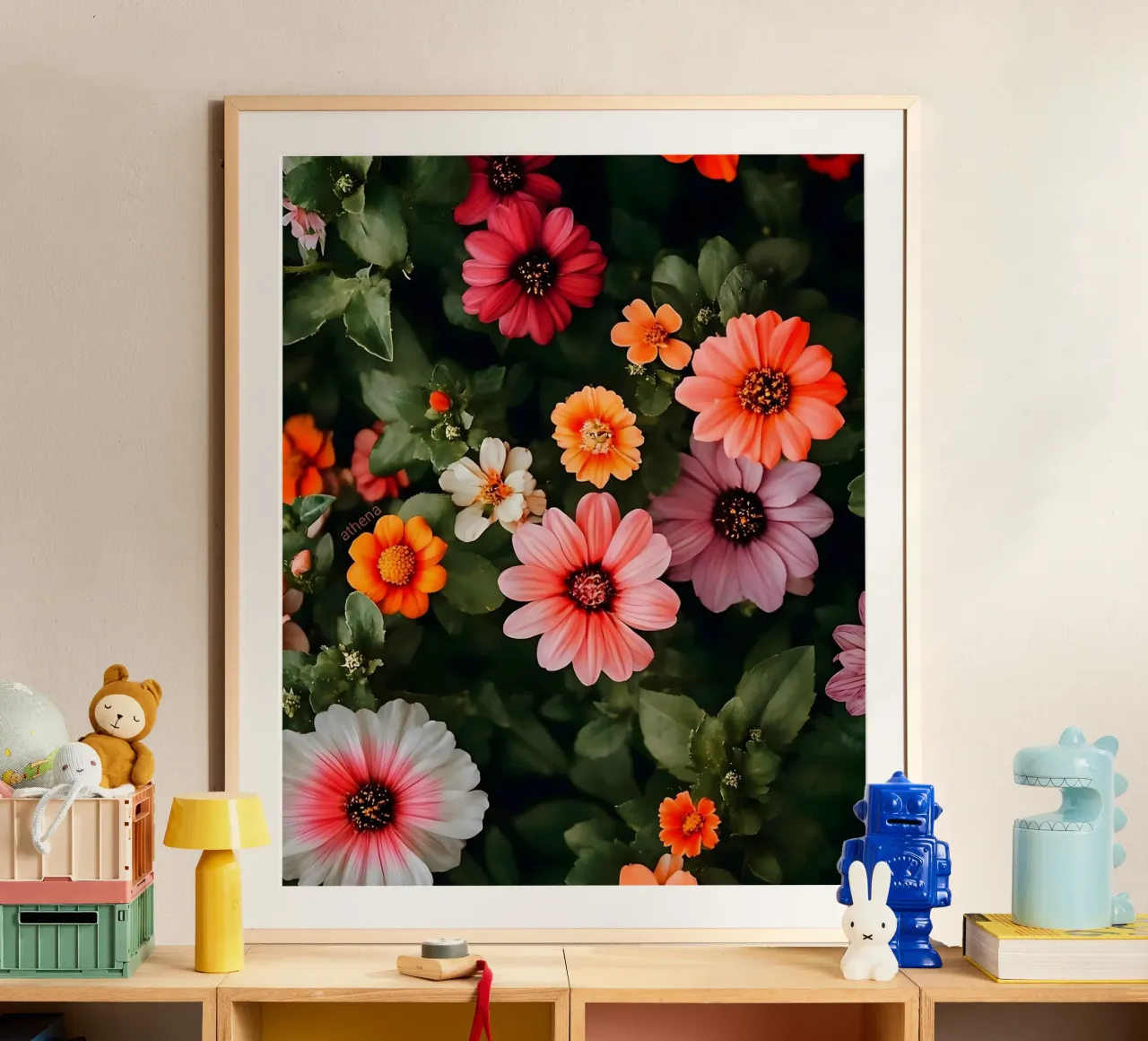 Fiori d'oro vibranti poster con telaio in plastica da luxi&lace