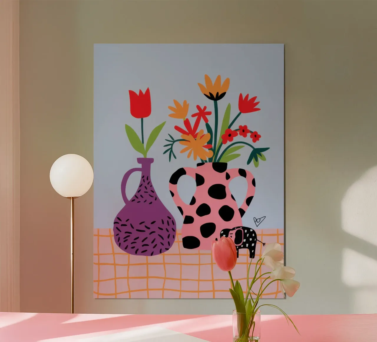Vaso con stampa di mucca poster con telaio in legno da Sentinel Glow