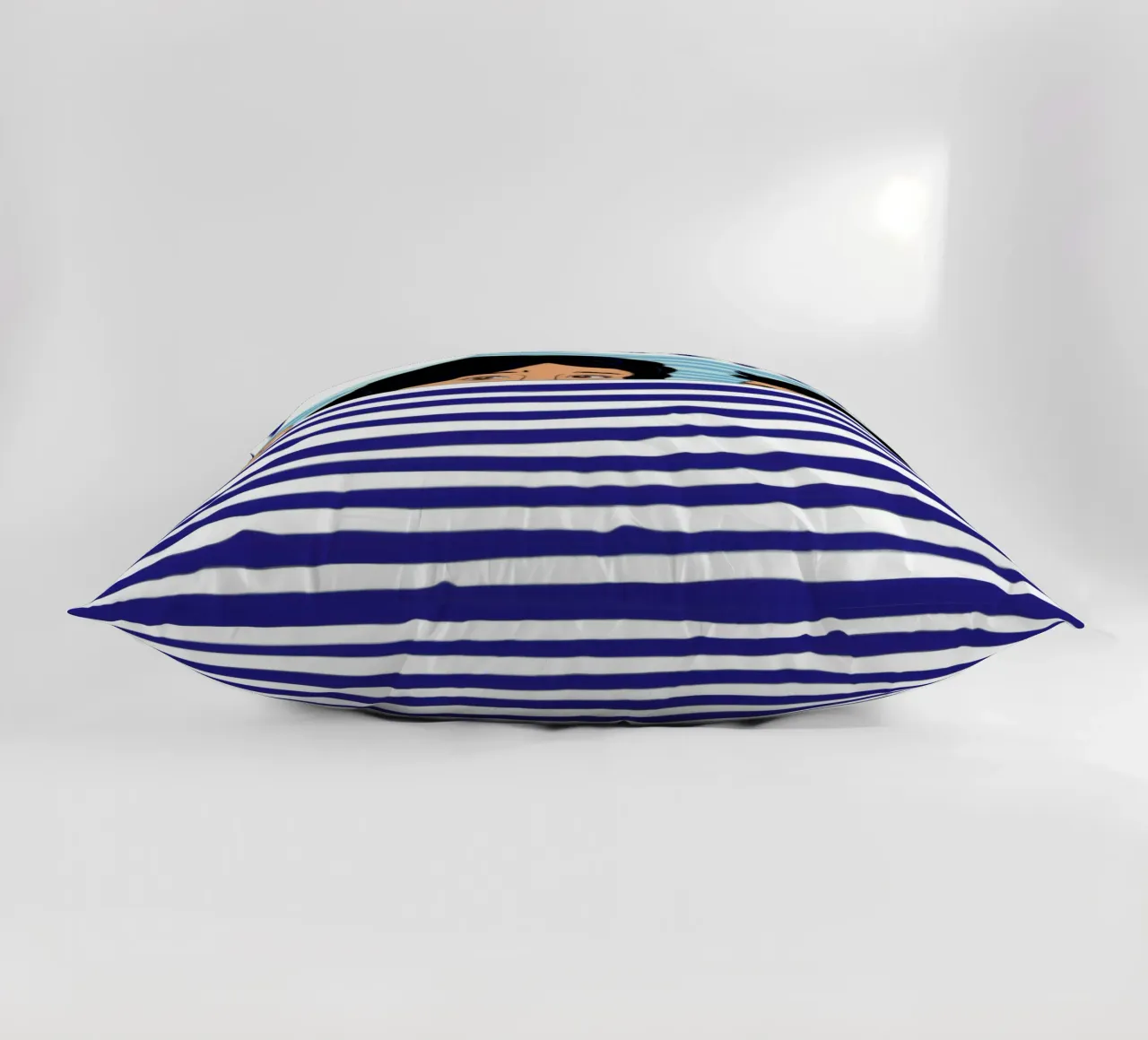 Letto a righe cuscino da Marigold Tiga