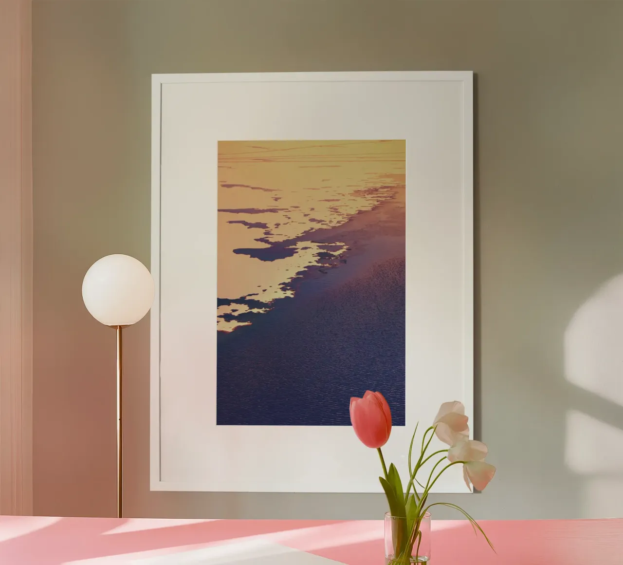 The Shore poster con telaio in plastica da Pale Grain