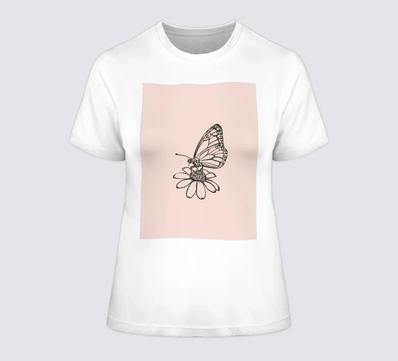 Schmetterling auf einer Blume in einer zarten Naturlandschaft Frauen T-Shirt von DesignDoodle