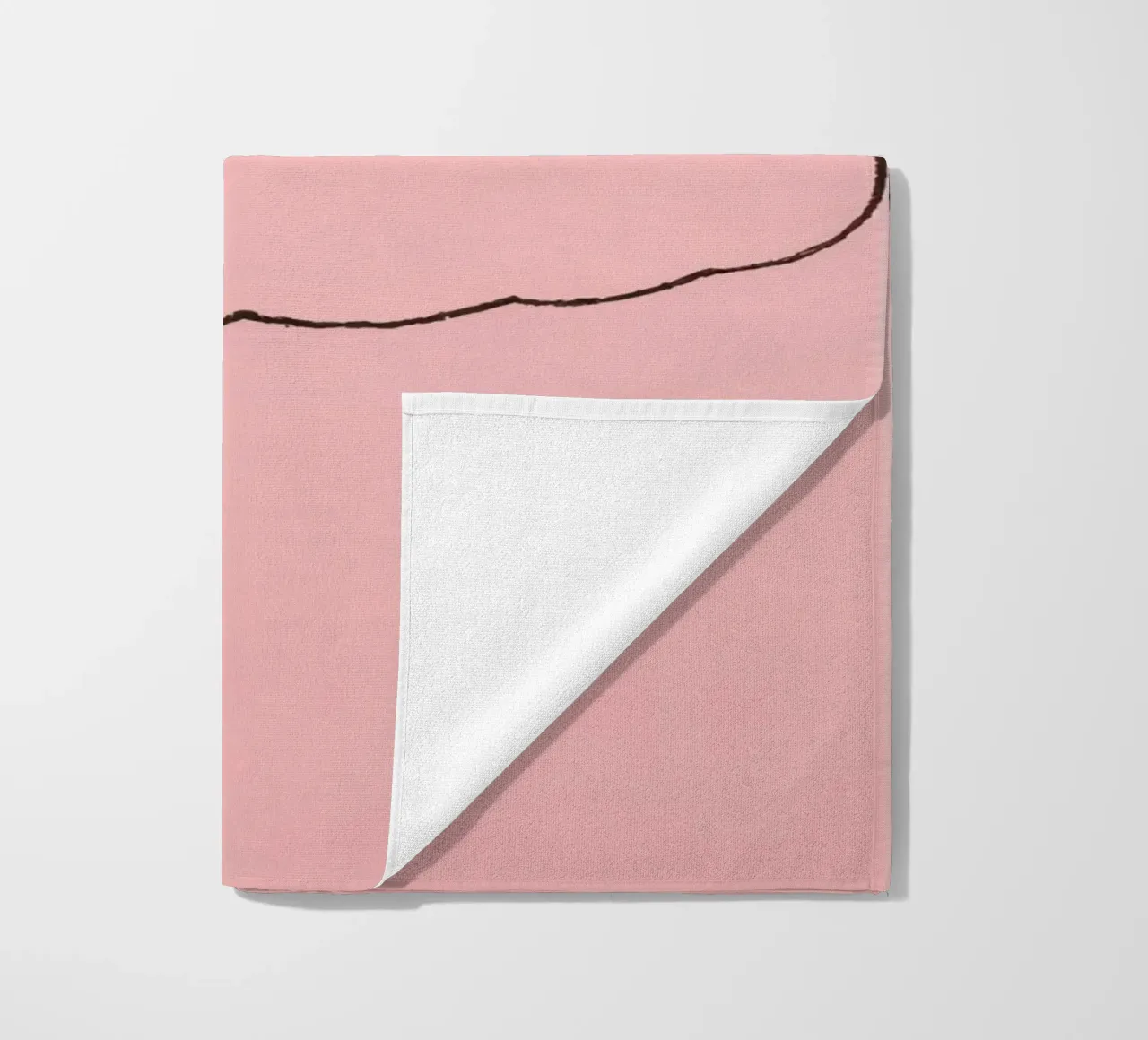 disegno semplicistico di una nuvola su un'arte rosa tenue telo mare da DesignDoodle