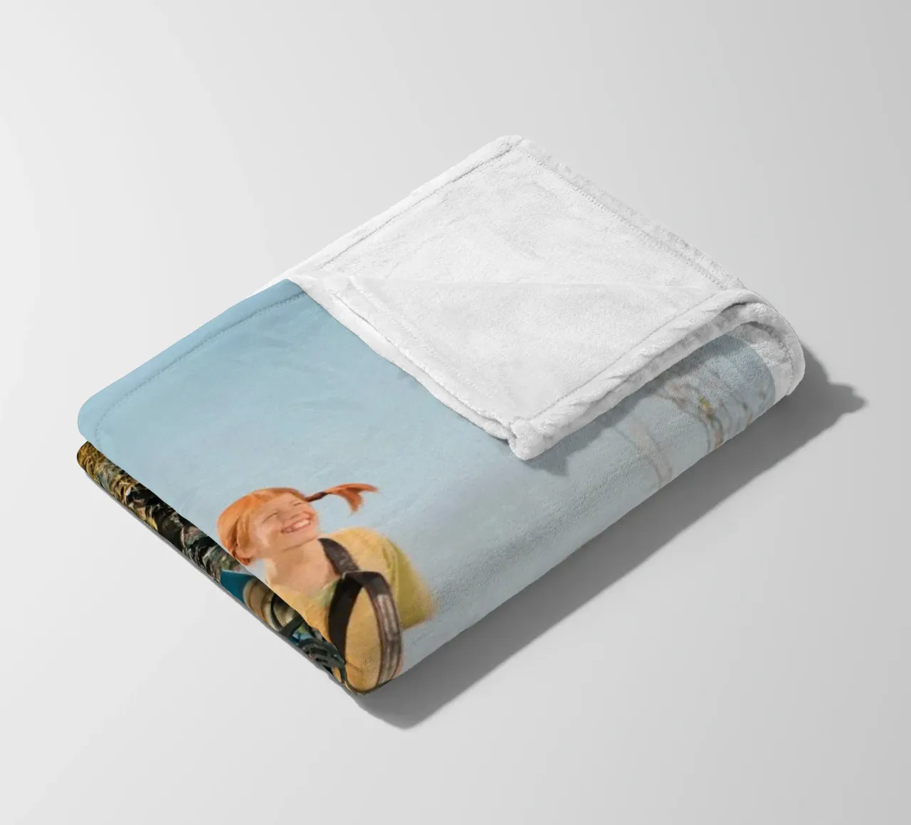 Pippi Calzelunghe e la sua bicicletta coperta in pile da Earl Beeman