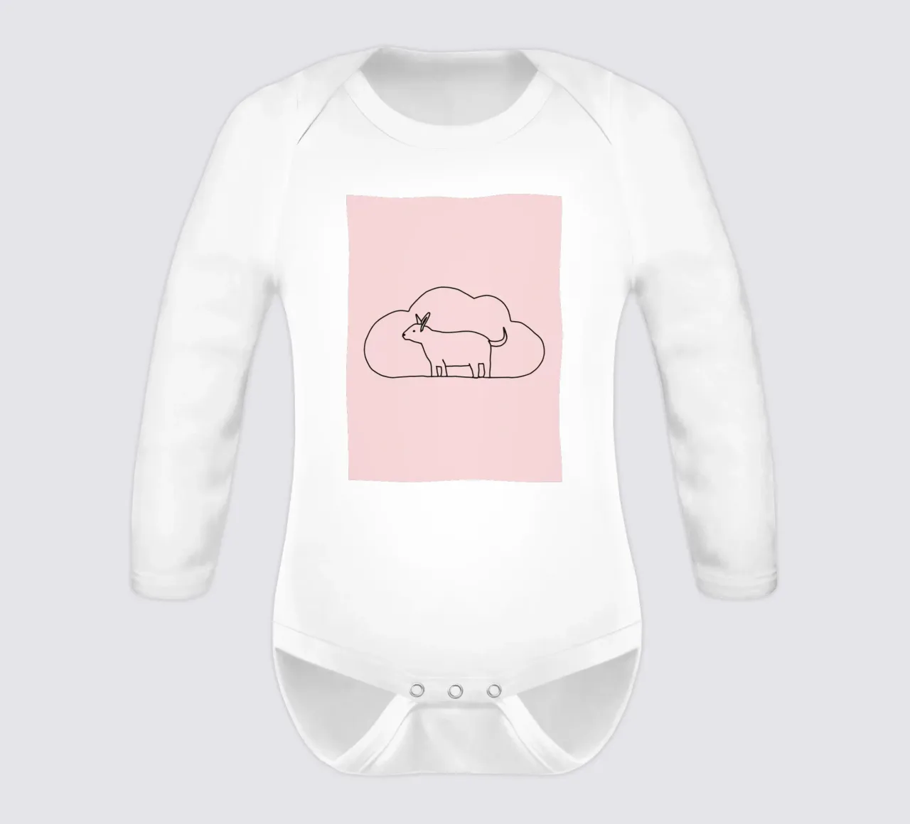 Capra in piedi su uno sfondo di nuvole semplici su un rosa tenue body neonato maniche lunghe da DesignDoodle