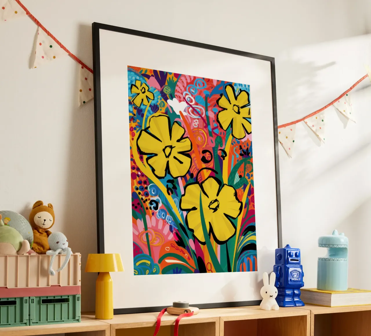 Potenza dei fiori d'oro poster con telaio in plastica da Arcane Lines