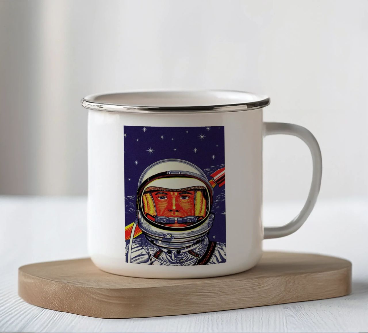 Astronaut tazza in smalto da daylight design studio