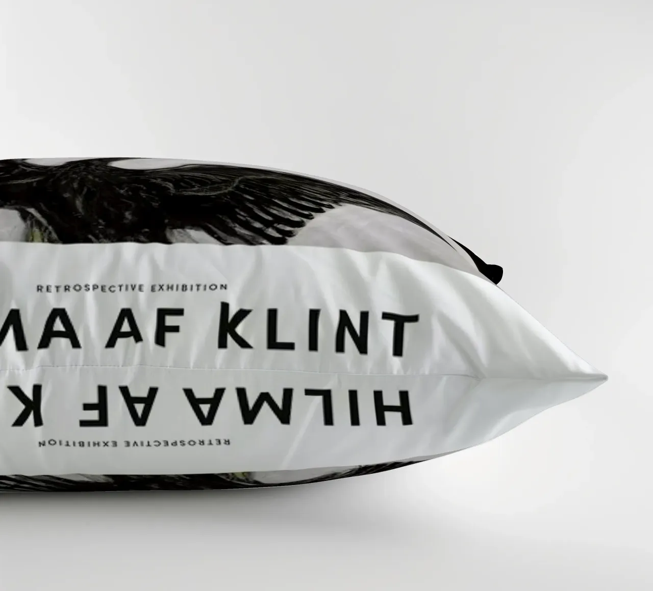 Hilma af Klint - The Swan, No. 1 II cuscino da Vintage by JUNIQE