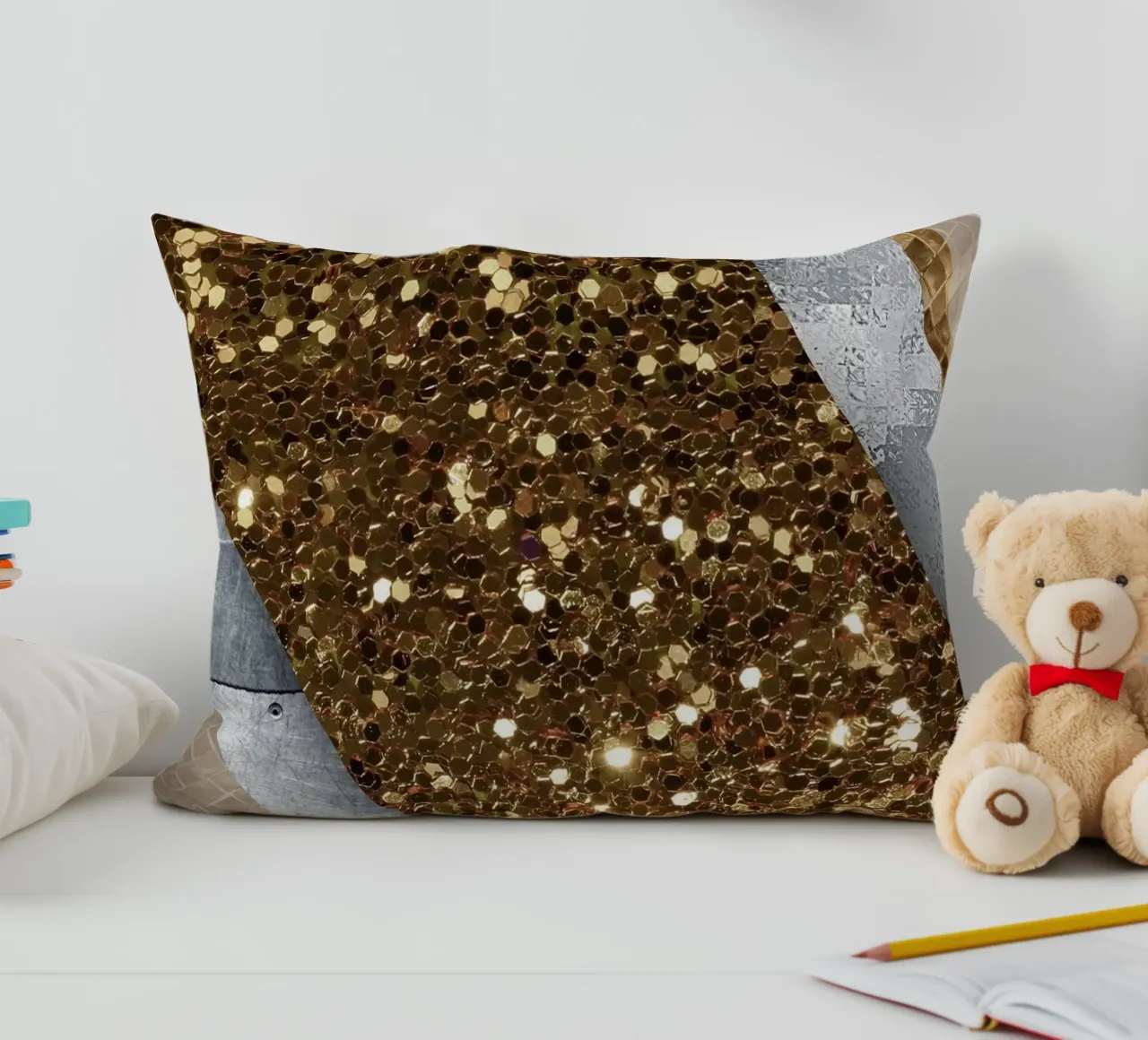 shimmering golden geometric abstract 1 cuscino da vintageshop