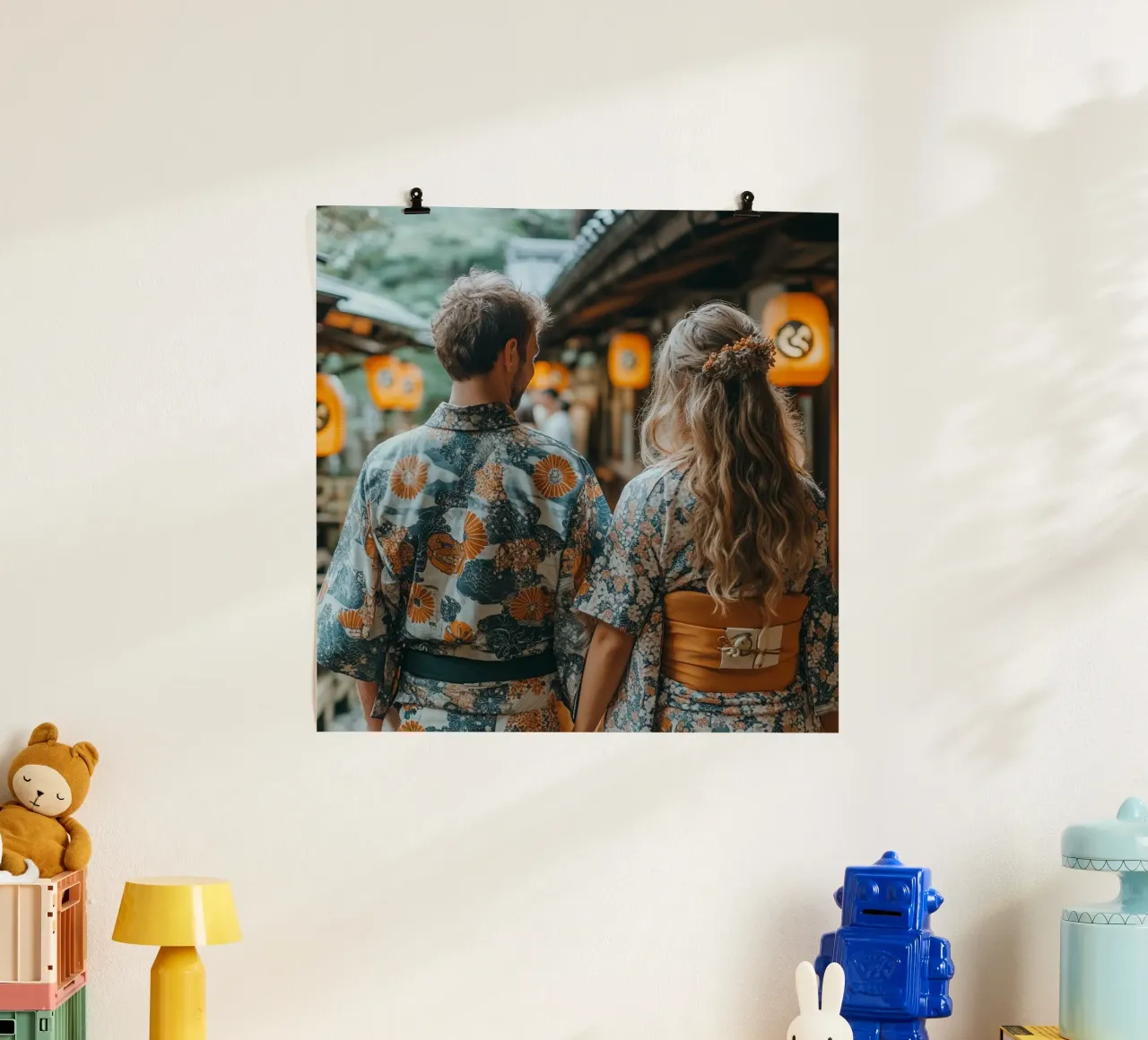Essenza del Giappone poster con telaio in plastica da Wanderlust Vibes