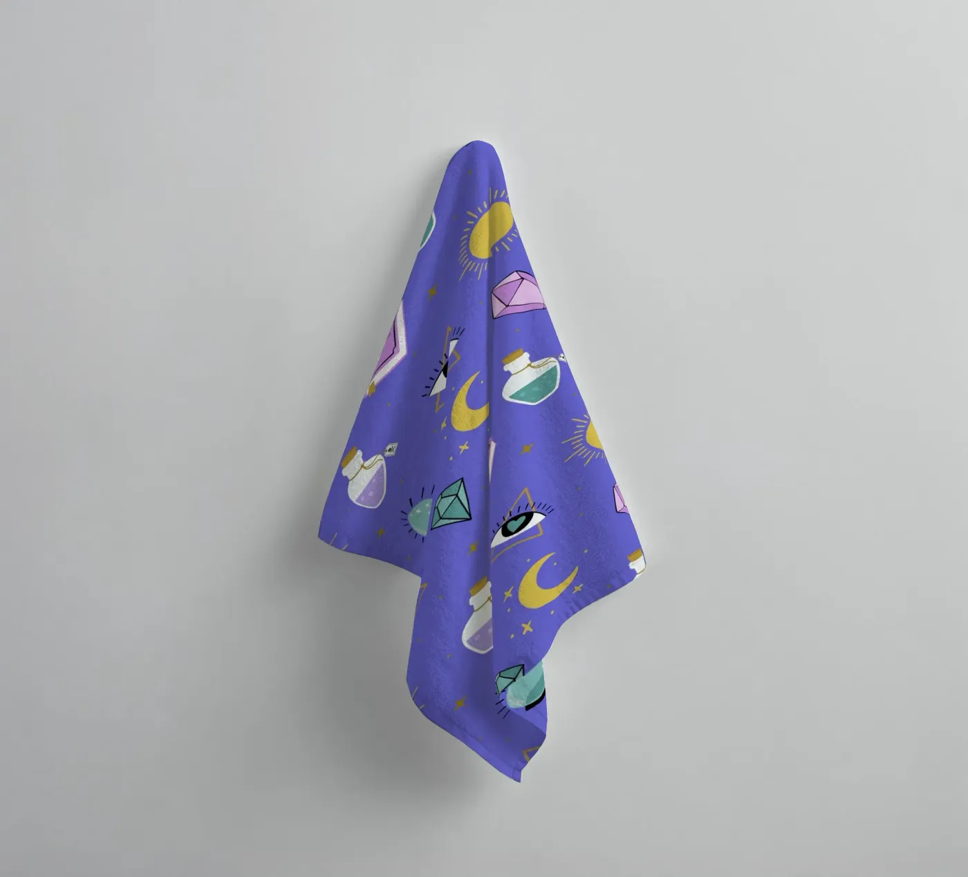 Esoteric pattern Handtuch von Vivi Nicolin