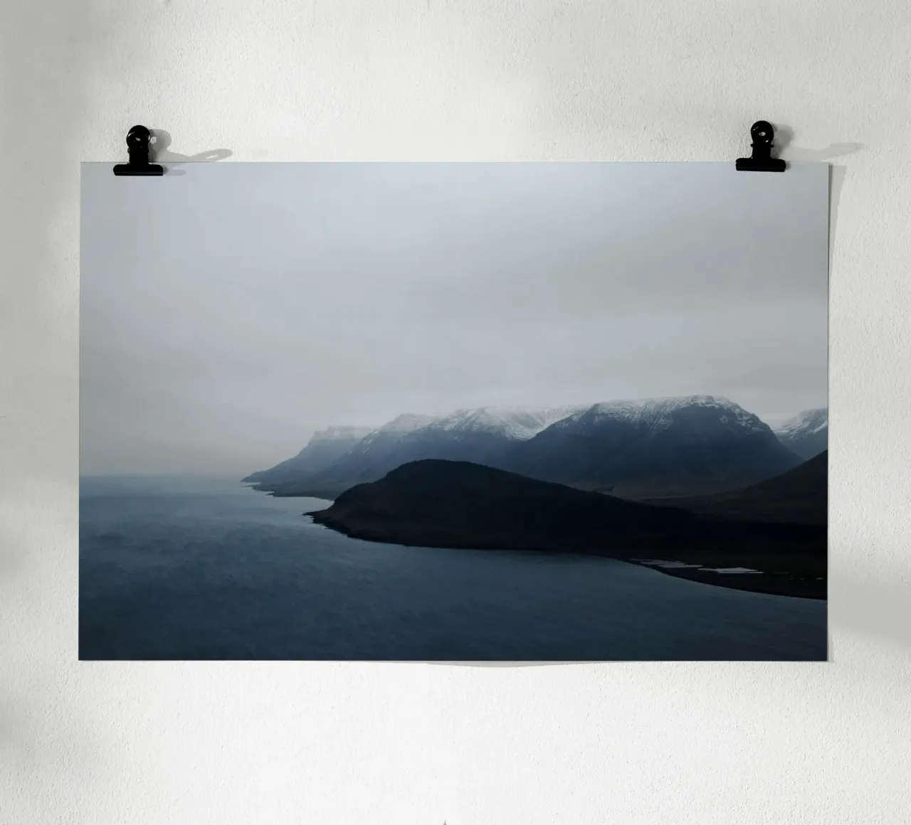 Tiefblauer Fjord Poster von KISSA STUDIO