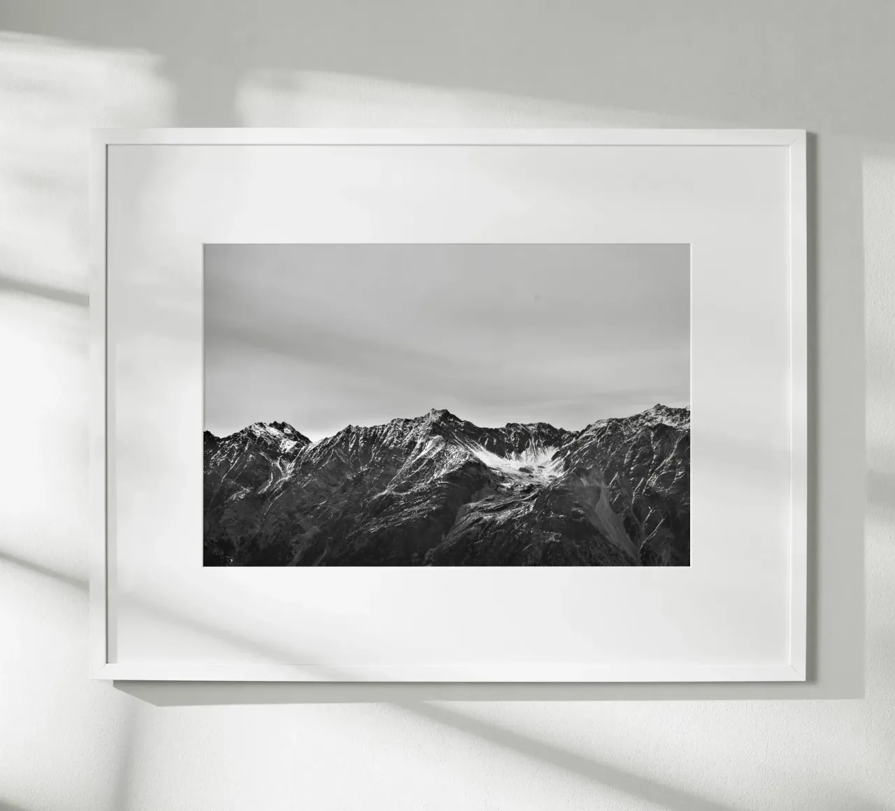 Monochrome Majesty Poster von zenitt