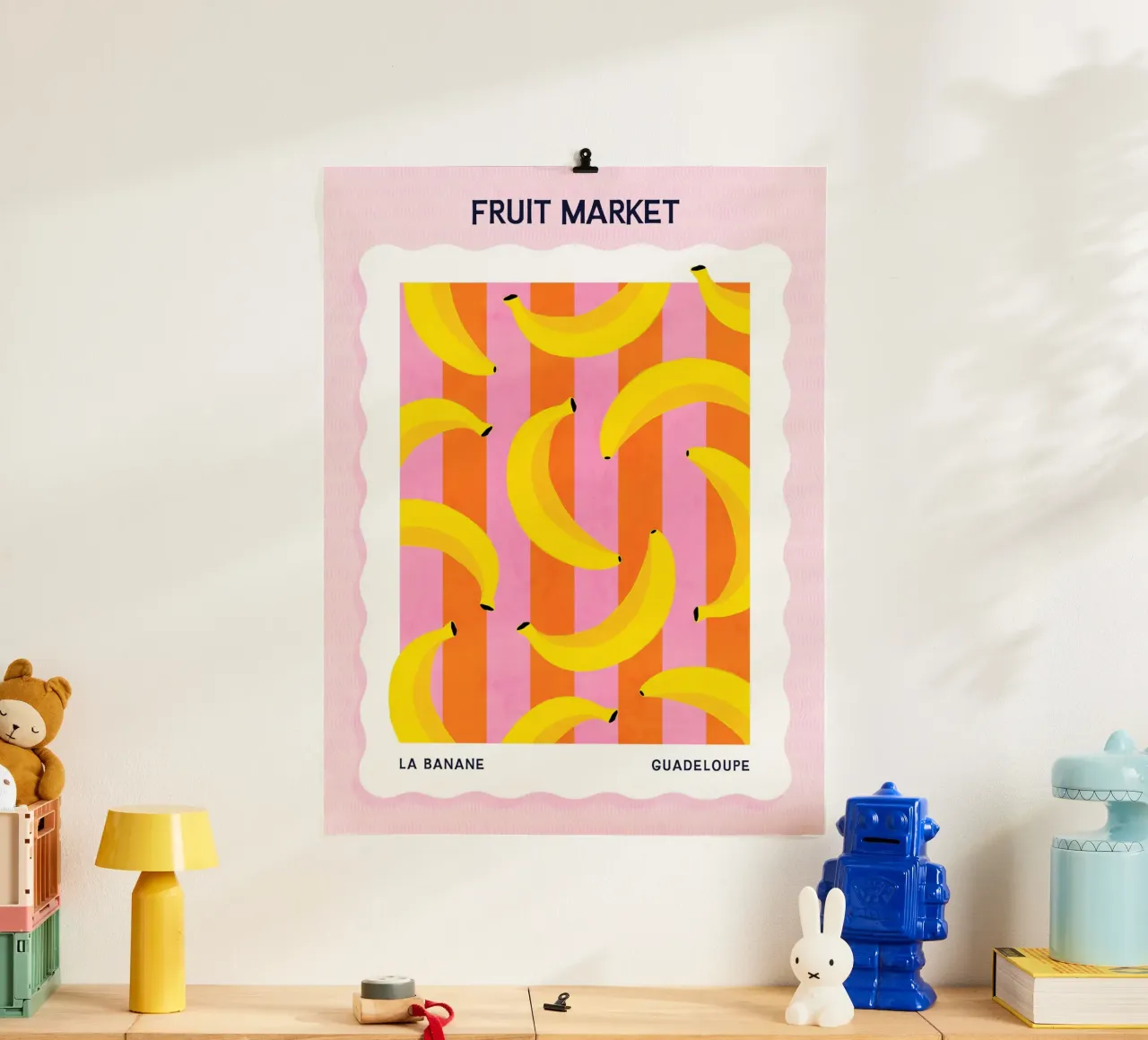 Banane - Poster del mercato della frutta poster con telaio in plastica da Dominique Vari