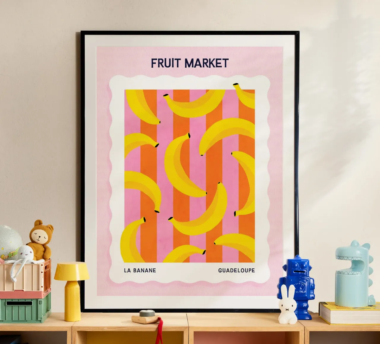 Banane - Poster del mercato della frutta poster con telaio in plastica da Dominique Vari
