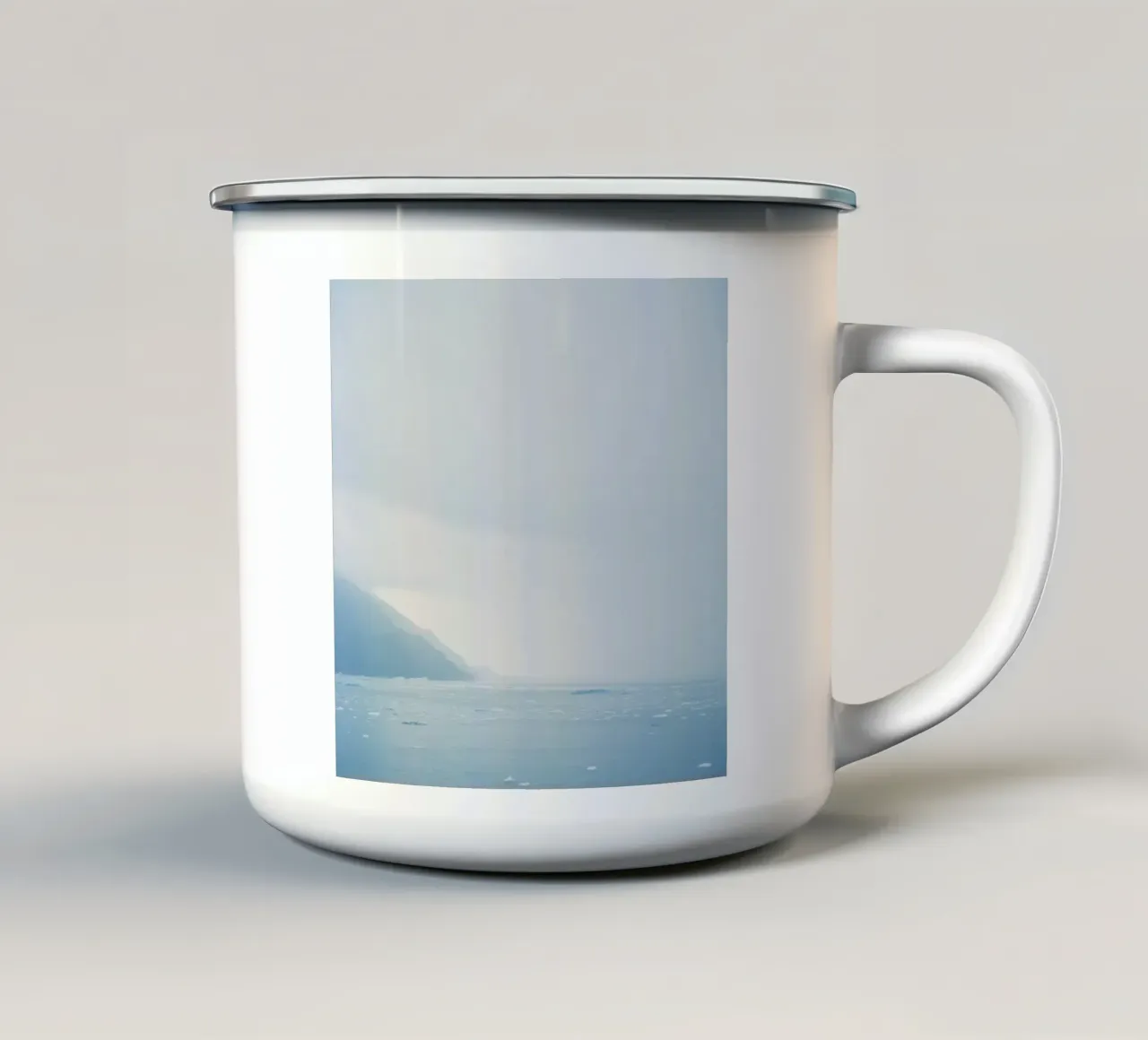 Il ghiacciaio alla fine del mondo tazza in smalto da KISSA STUDIO