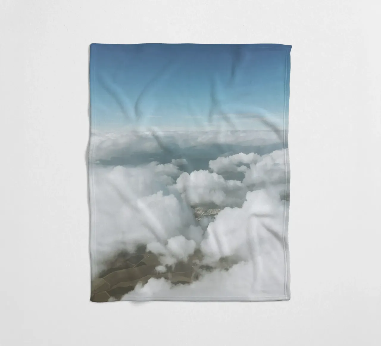 Flauschige Wolken Fleecedecke von Cassia Beck Photography