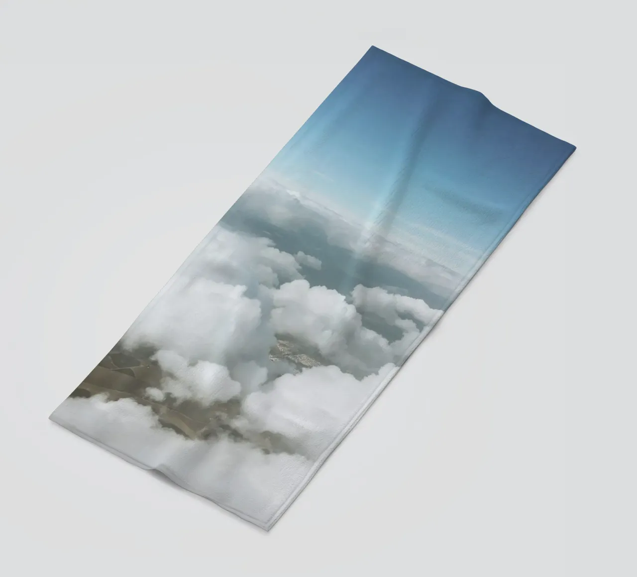 Pluizige wolken strandhanddoek van Cassia Beck Photography