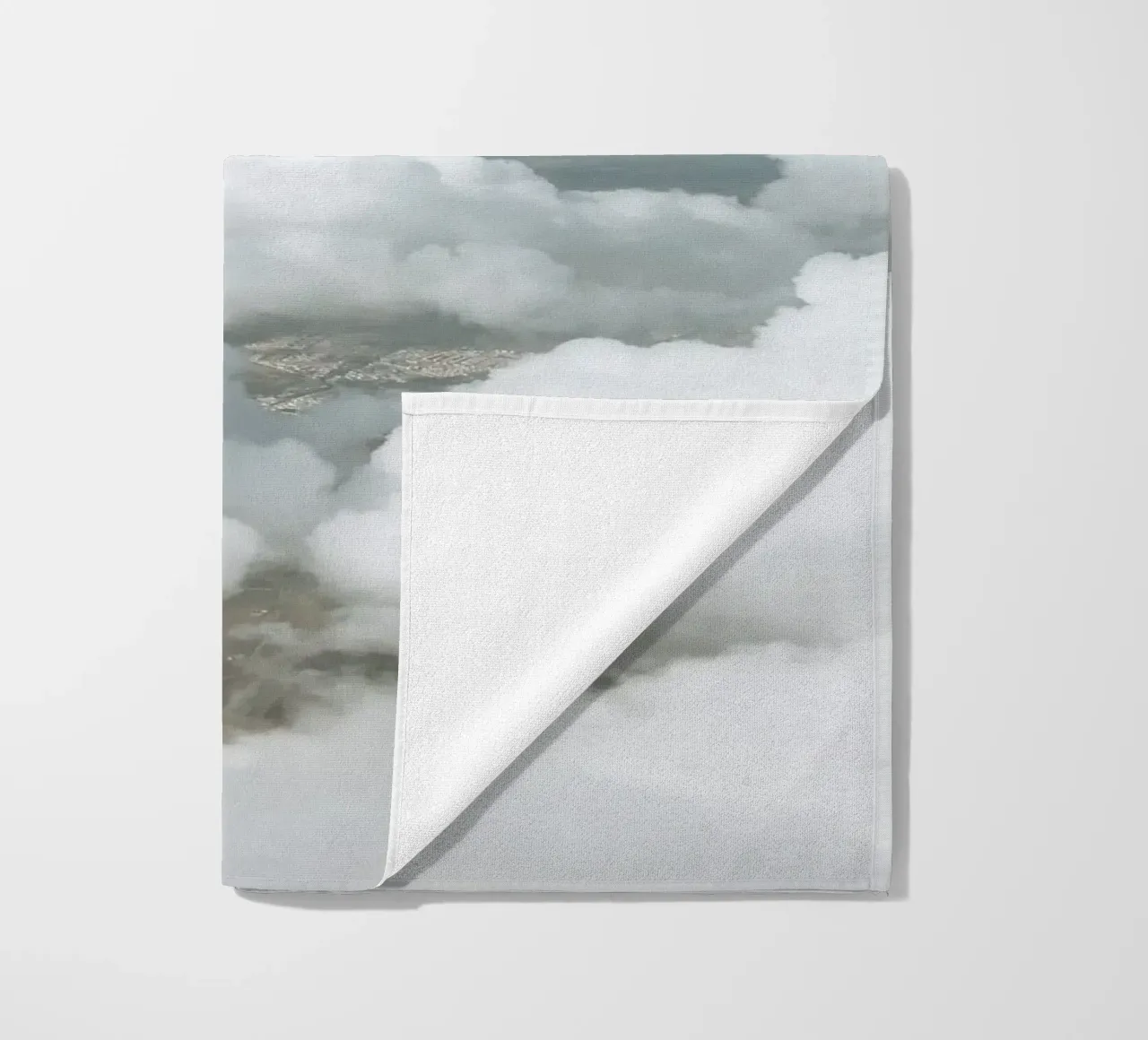 Pluizige wolken strandhanddoek van Cassia Beck Photography