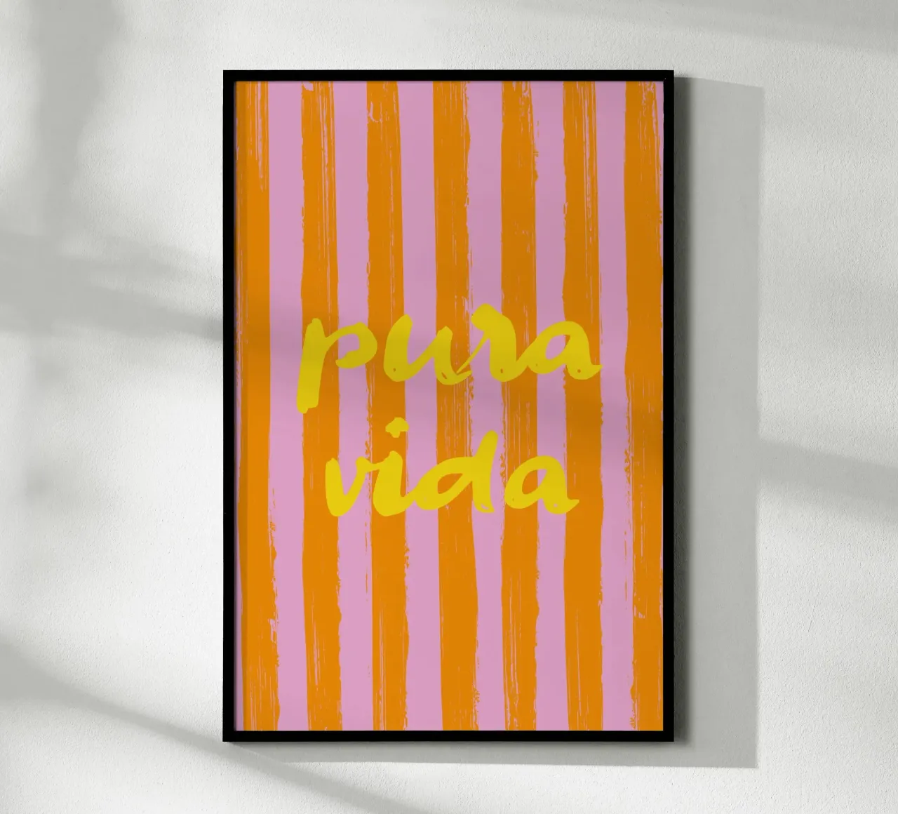 Pura Vida - Amarilla - A Rayas poster con telaio in legno da pierosvisuals