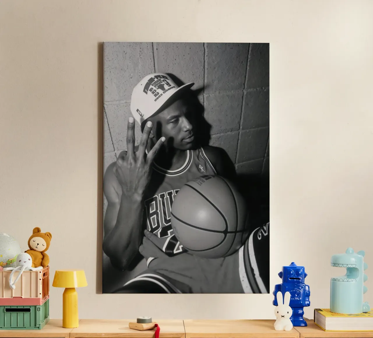Dreier-Sieg Swagger - Basketball-Legende Poster Leinwand mit Schattenfugenrahmen von Art.Piece