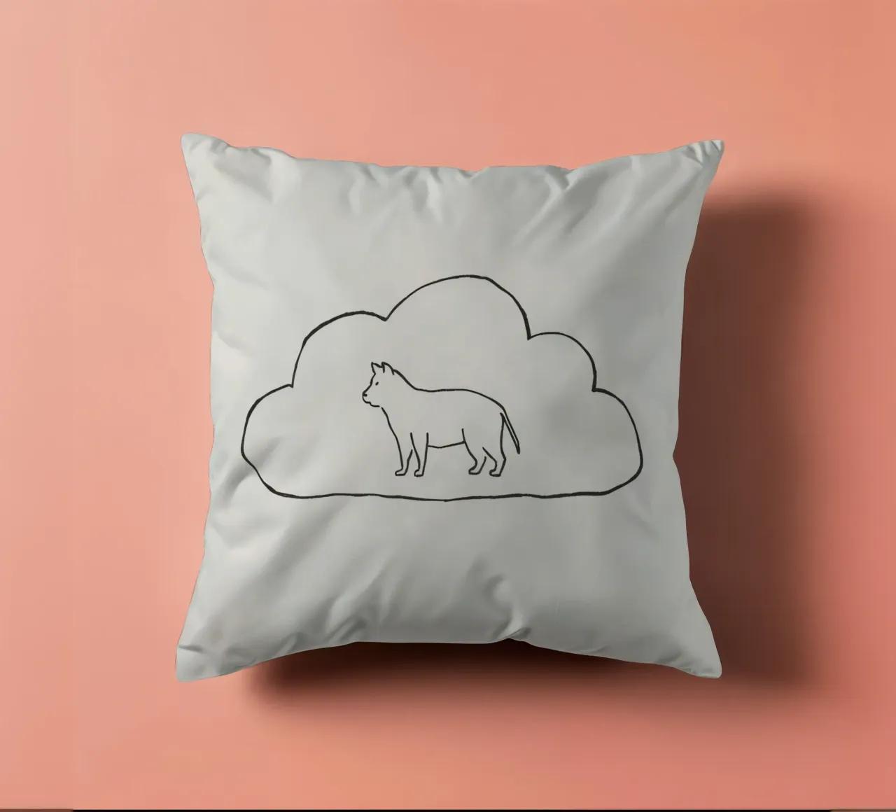 Katzensilhouette innerhalb eines einfachen Wolkenumrisses stehend Kissen von DesignDoodle