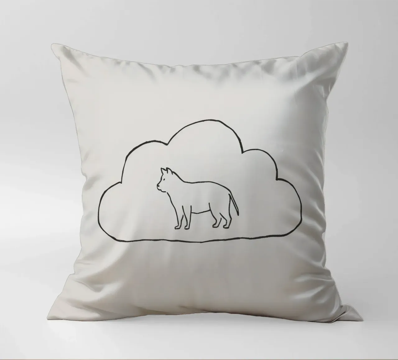 Katzensilhouette innerhalb eines einfachen Wolkenumrisses stehend Kissen von DesignDoodle