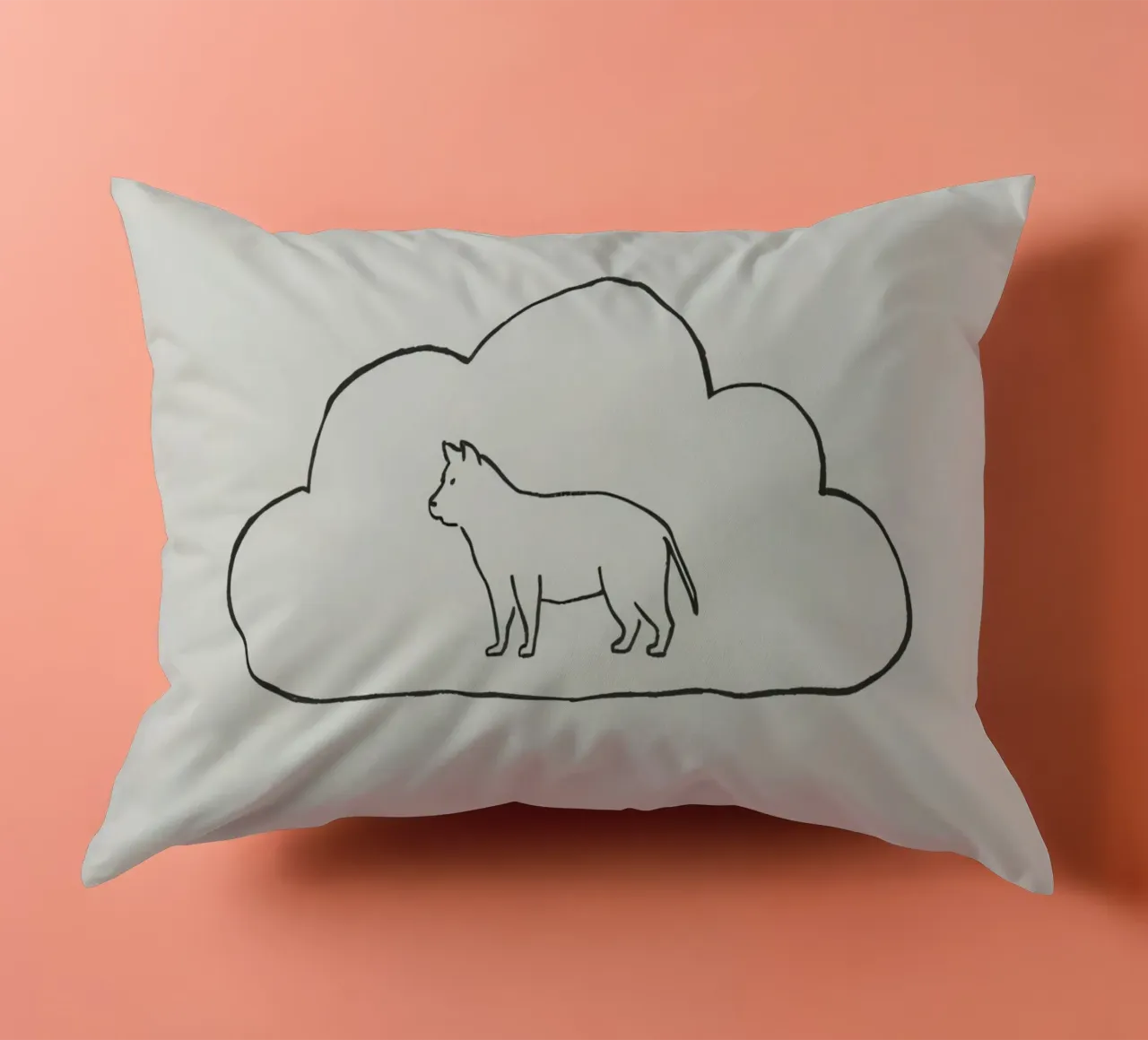 Katzensilhouette innerhalb eines einfachen Wolkenumrisses stehend Kissen von DesignDoodle
