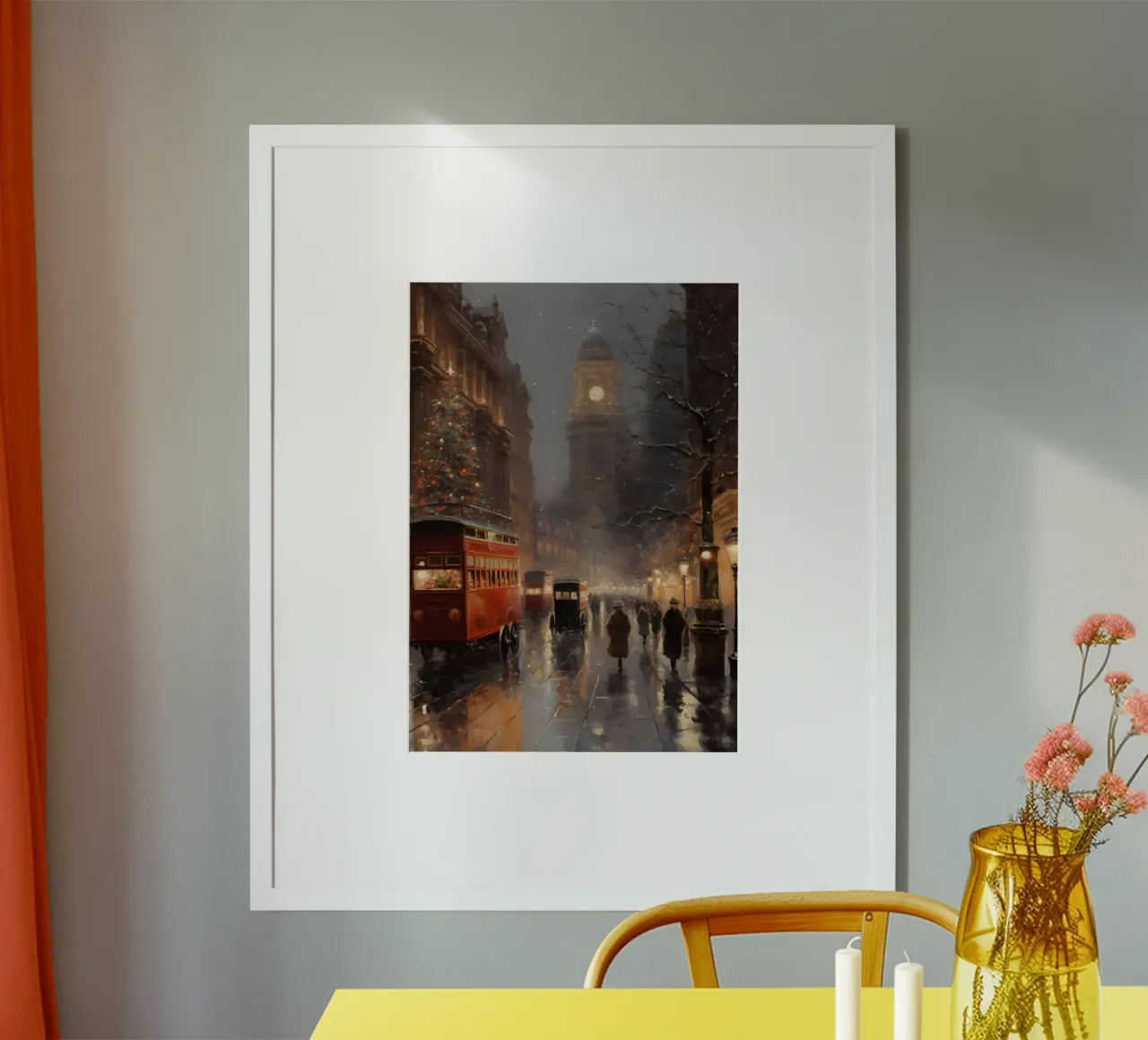 Strada vittoriana di Natale - Arte notturna della città piovosa poster con telaio in legno da ClubArt
