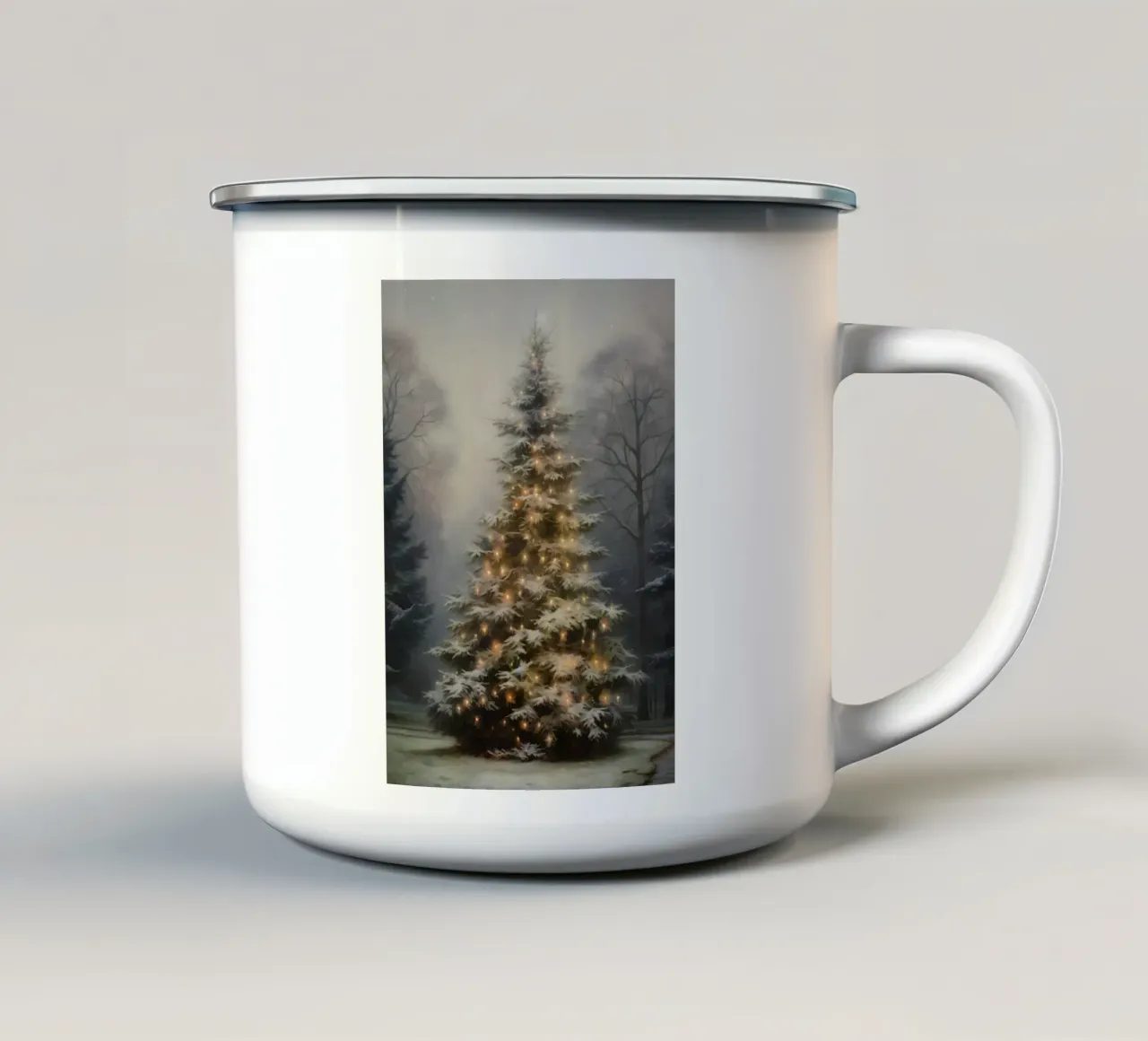 Magico albero di Natale all'aperto - Luci della foresta innevata tazza in smalto da ClubArt