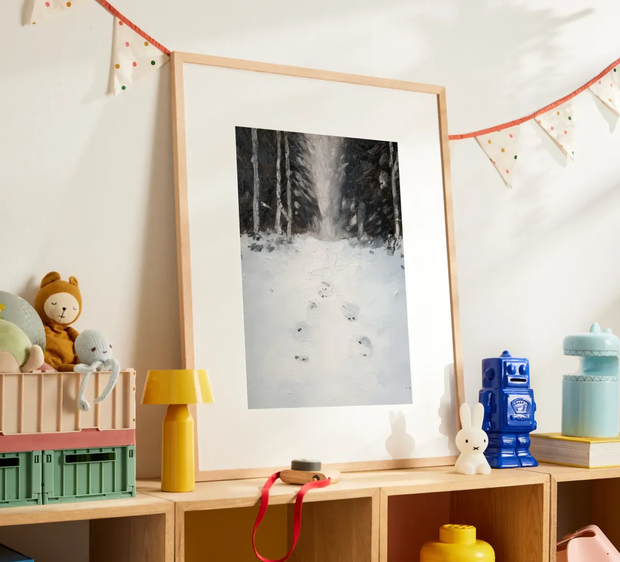 Impronte nella neve - Silent Winter Forest Path Art poster con telaio in legno da ClubArt