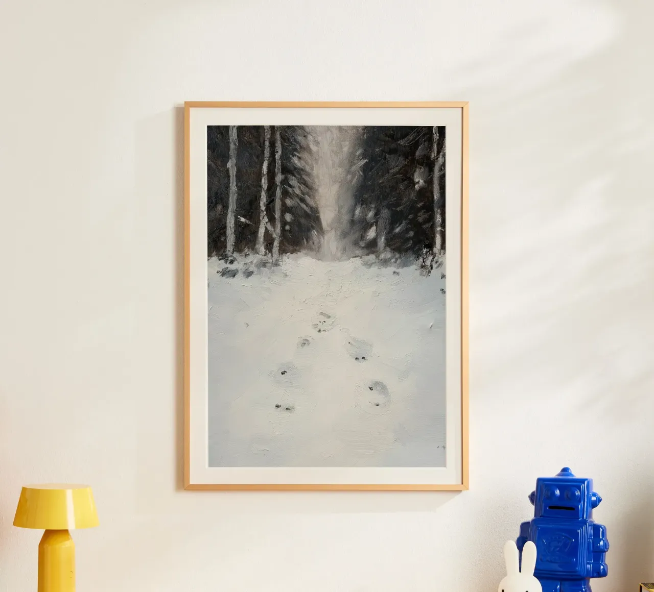 Impronte nella neve - Silent Winter Forest Path Art poster con telaio in legno da ClubArt