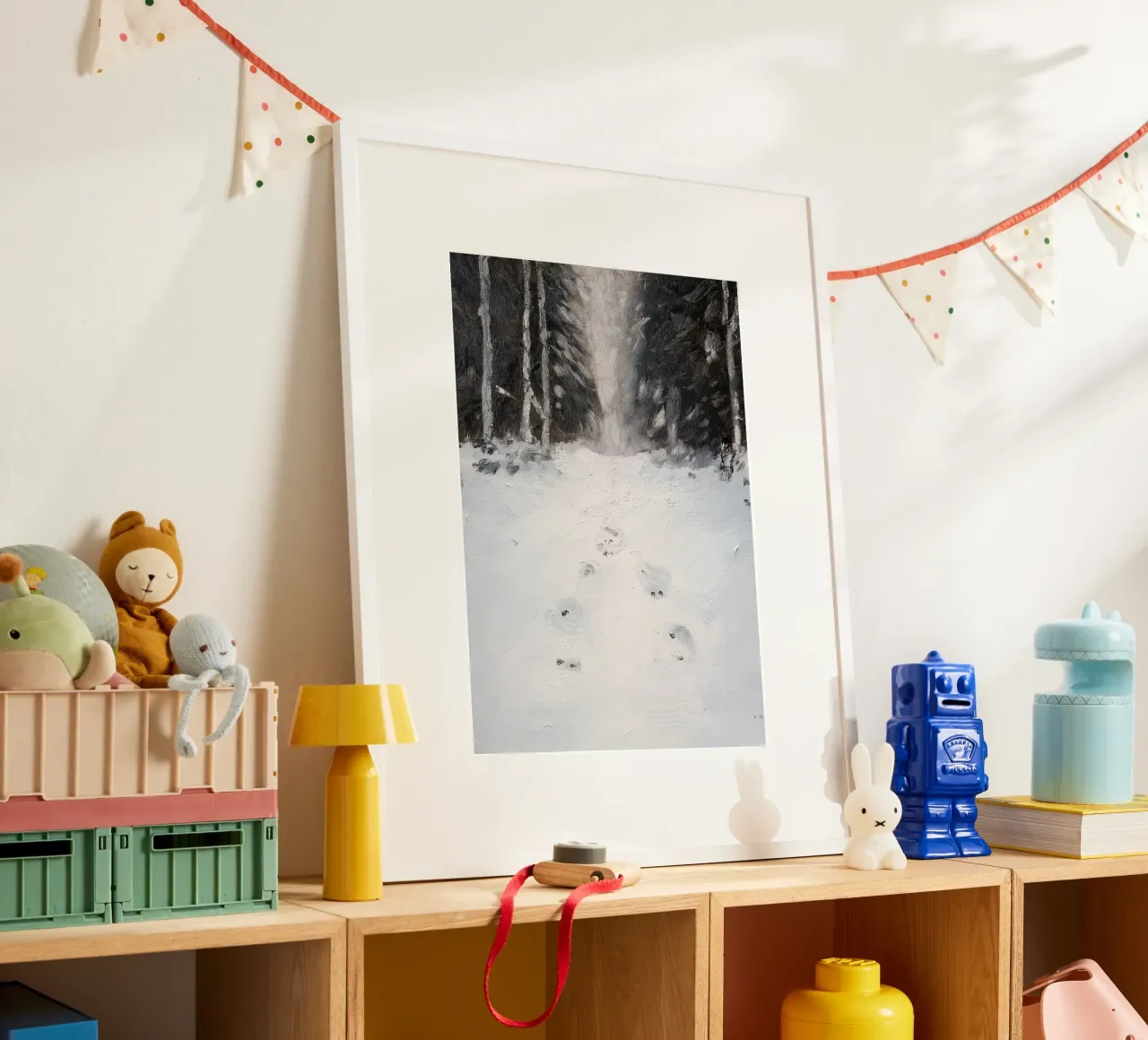 Impronte nella neve - Silent Winter Forest Path Art poster con telaio in legno da ClubArt