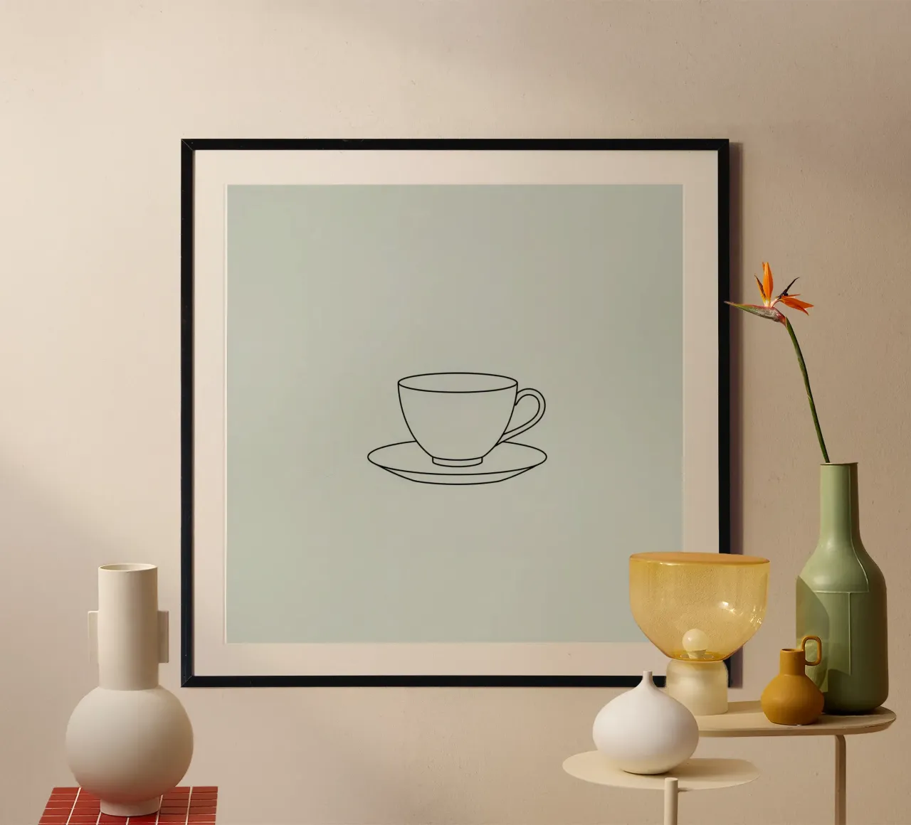 Semplice schizzo di una tazza da tè su un piattino esposto su un minimo carta hahnemühle da DesignDoodle