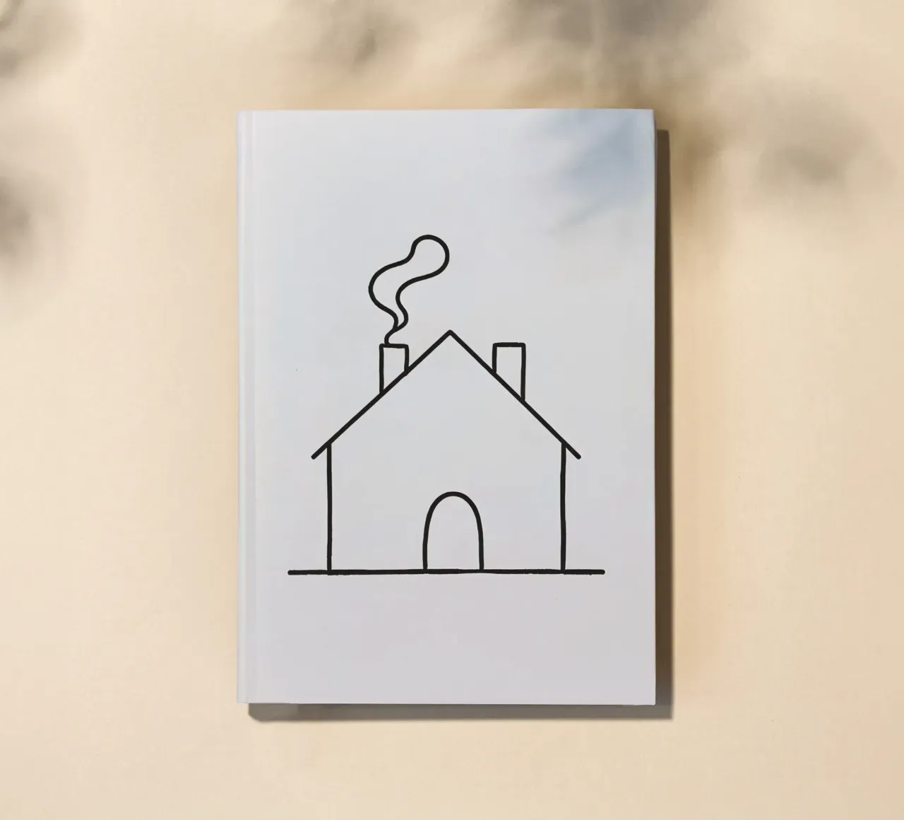 Schéma simple d'une maison avec de la fumée s'élevant de la cheminée carnet de notes de DesignDoodle